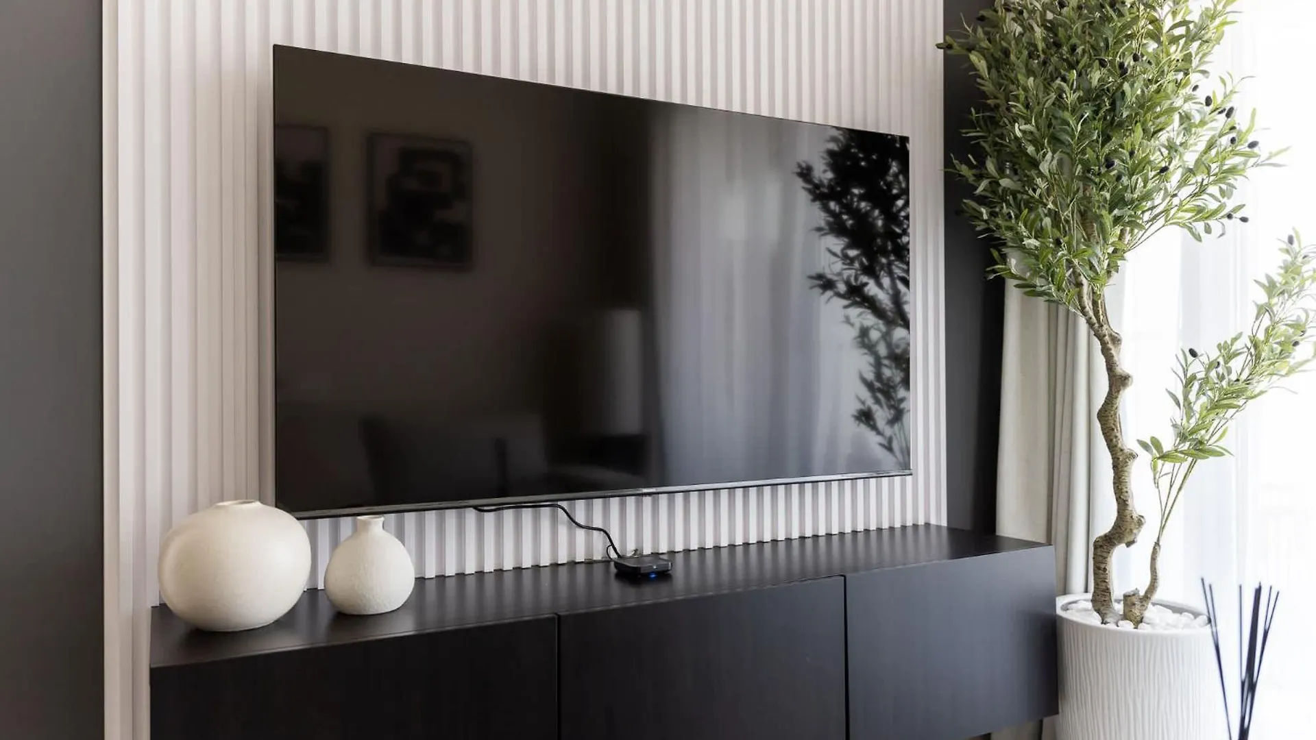 דובאי Cozy 1-Bedroom Apartment At Golf Vita In Damac Hills With Relaxing Views! 0*,
